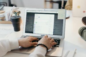 Lire la suite à propos de l’article Comment choisir le meilleur outil d’email marketing en 2025 ?